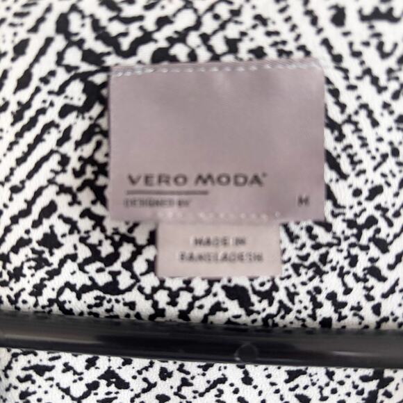 Vero Moda Sz M Black and White V-Neck Shift Dress Roll Tab Sleeves Mini Dress - Picture 3 of 12